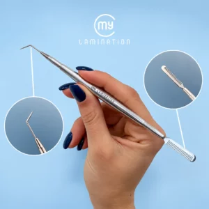 Lami Tool My Lamination tenu en main, avec gros plans sur le crochet de précision et le peigne à sourcils